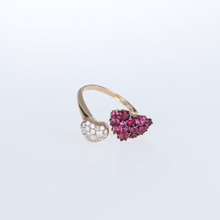 Anello Contrarié in Oro Rosa 18kt con Cuori in Rubini e Diamanti