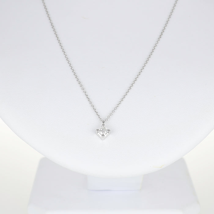 Ciondolo solitario in oro bianco 18kt con montatura quadrata a 4 punte