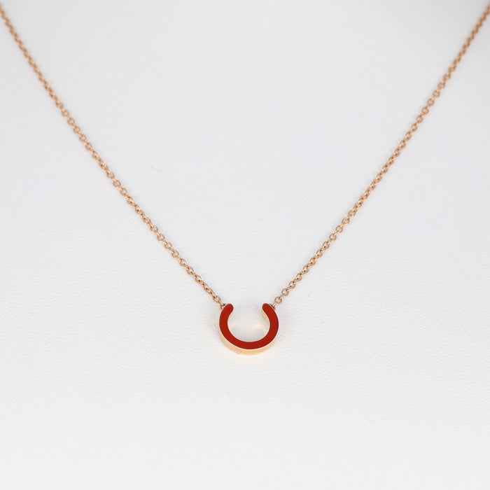 Pendente in Oro Rosa 18 Carati con Motivo a "C" Smaltato Bordeaux