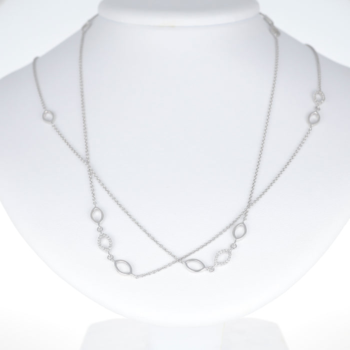 Collana Lunga in Oro Bianco 18 Carati con Ovali e Pavé di Diamanti – 0,34 Ct