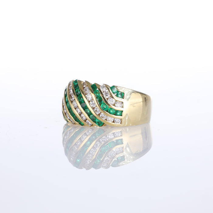 Anello in Oro Giallo 18kt con Smeraldi e Diamanti