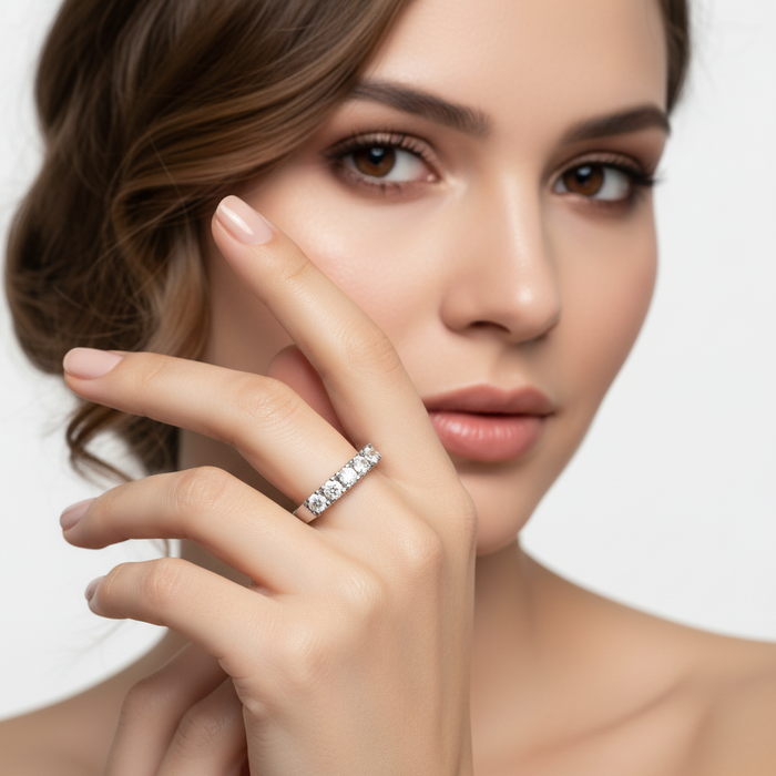 Anello Rivière in Oro Bianco 18kt con 7 Diamanti