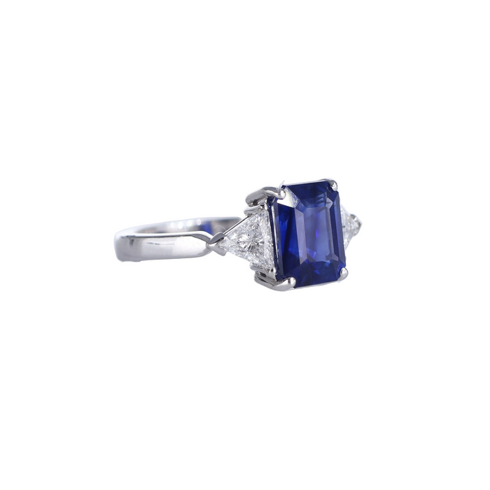 Anello  con Zaffiro da 3,55 ct e Diamanti Trillion