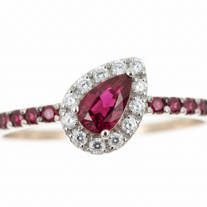 Anello in Oro Rosa 18kt con Rubino Goccia e Diamanti
