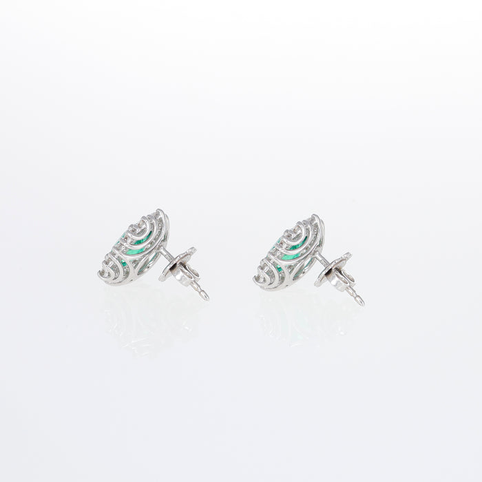 Orecchini a Lobo in Oro Bianco 18kt con Smeraldi e Diamanti