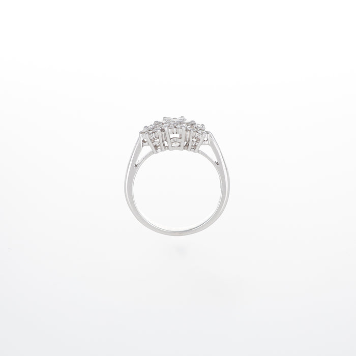 Anello in Oro Bianco 18kt con Tre Fiori di Diamanti