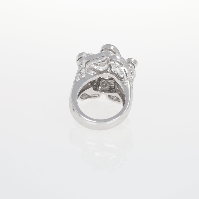 Anello Fiore in oro bianco con pavé di diamanti