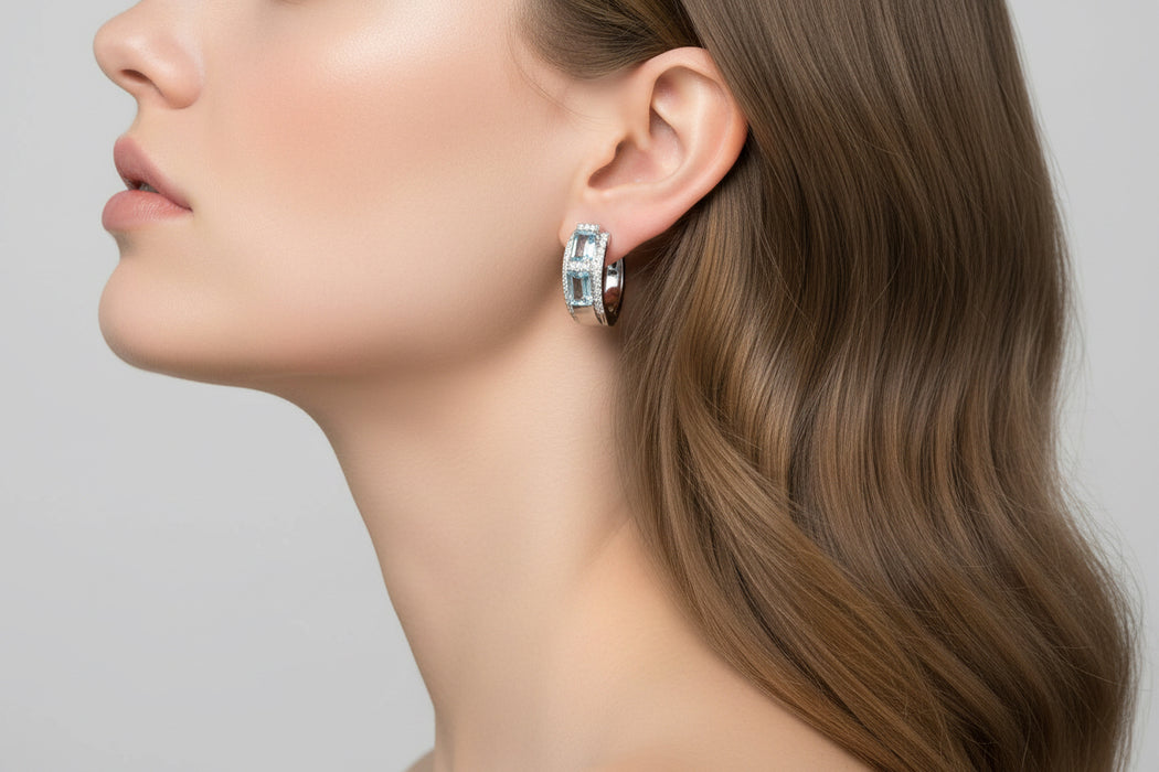 Orecchini a semicerchio in oro bianco con acquamarina e diamanti