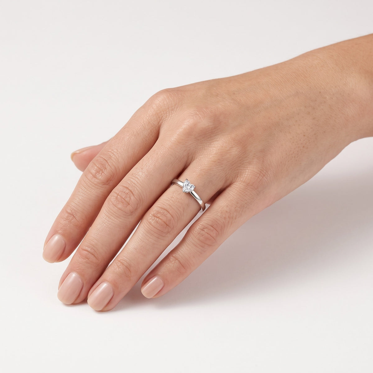 AI · Anello - Indossato da DONNA · 0,5 cm