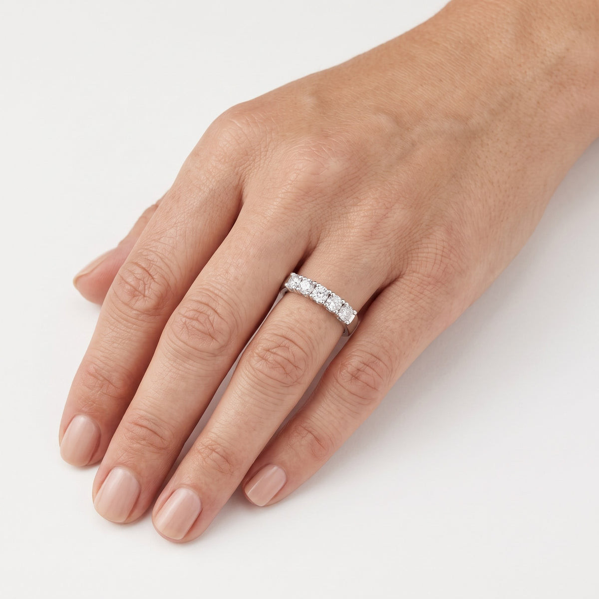 AI · Anello - Indossato da DONNA · 0,5 cm