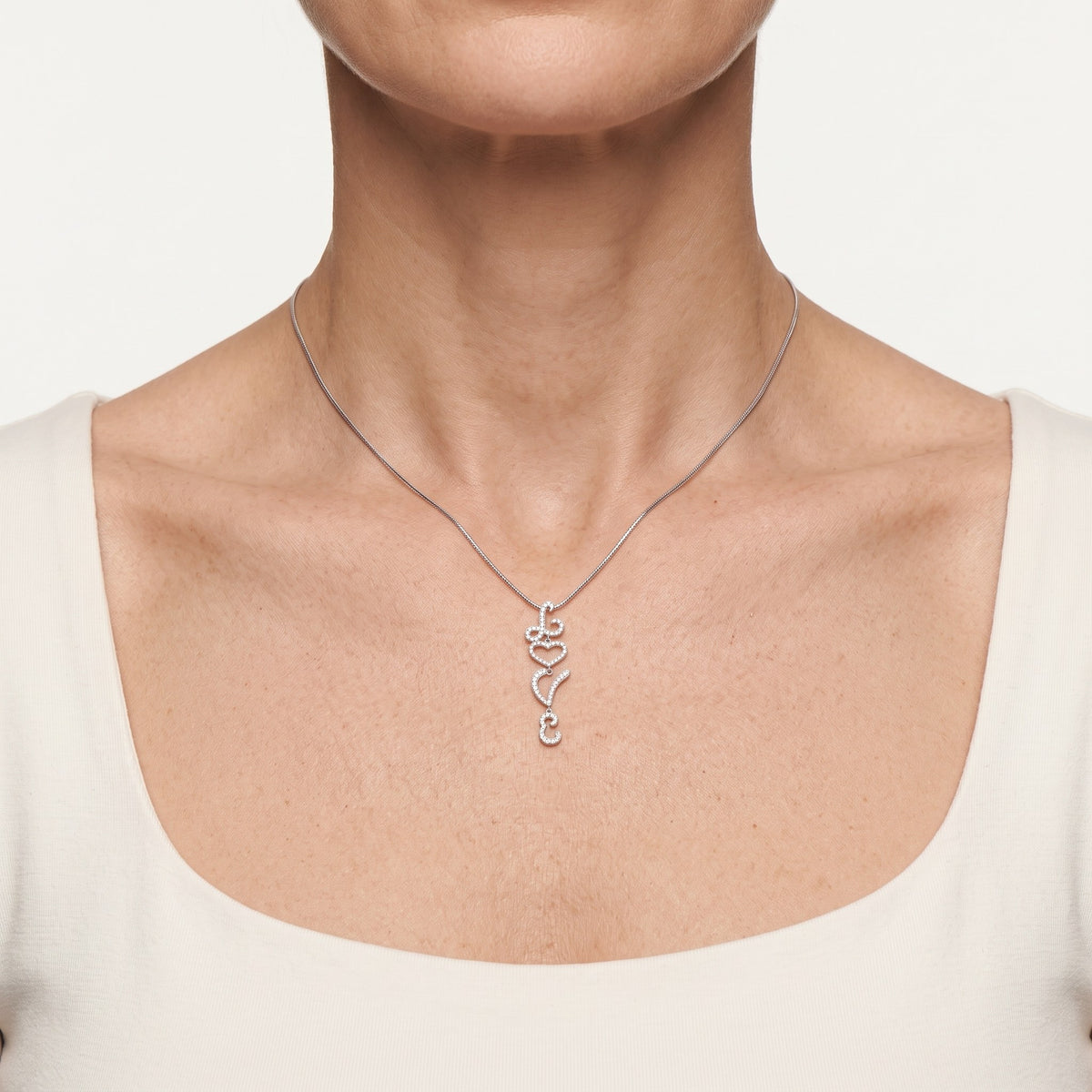 AI · Collana - Indossata da DONNA · 0,5 cm