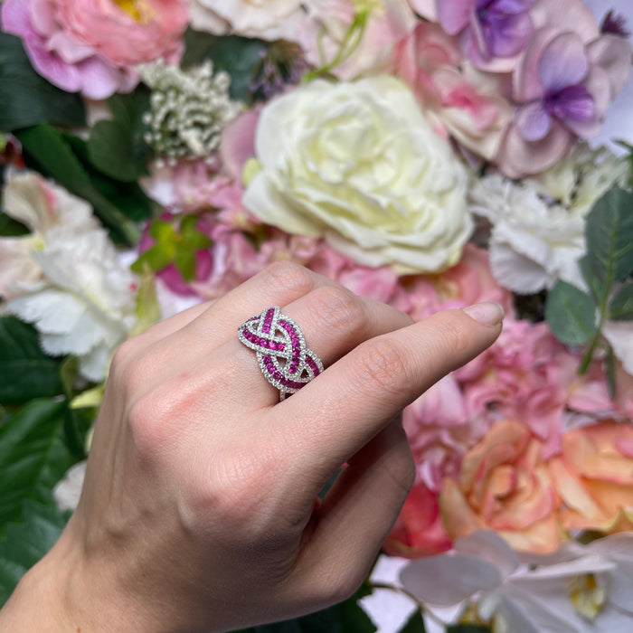 Anello Fascia Intrecciata in Oro Bianco 18kt con Rubini e Diamanti