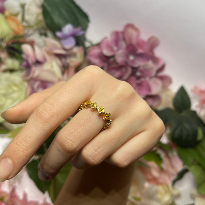 Anello Eternity con Motivo Floreale in Oro Giallo 18k e Zaffiri Gialli