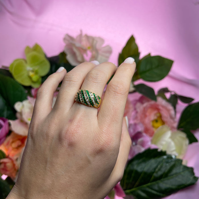 Anello in Oro Giallo 18kt con Smeraldi e Diamanti