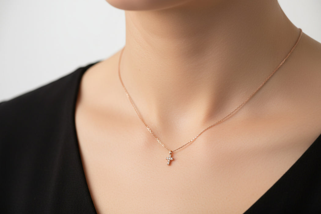 Ciondolo a Croce con Diamanti