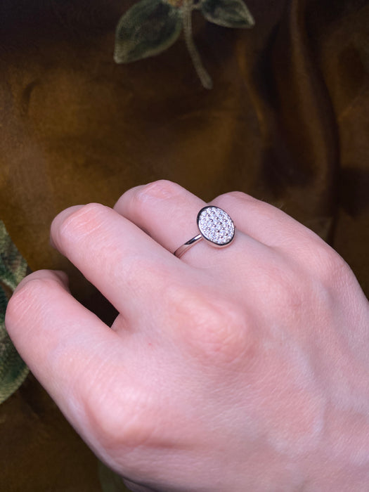 Anello Ovale in Oro Bianco 18kt con Diamanti