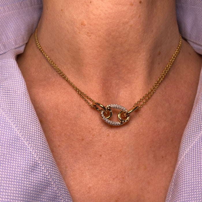 Collana Collezione LOOP in Oro Giallo 18kt con Pendente Ovale e Pavé di Diamanti
