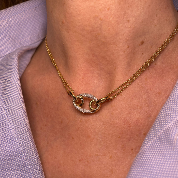 Collana Collezione LOOP in Oro Giallo 18kt con Pendente Ovale e Pavé di Diamanti