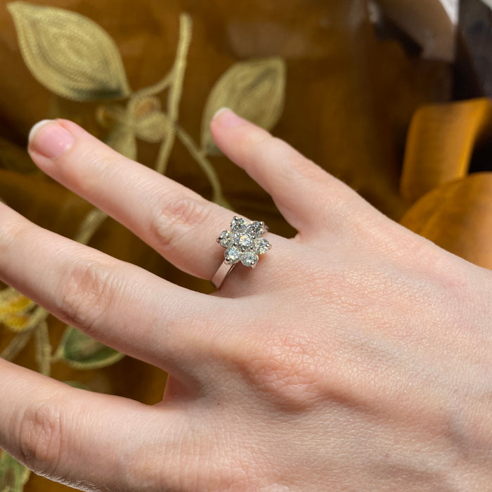 Anello Fiore in Oro Bianco 18kt con Diamanti