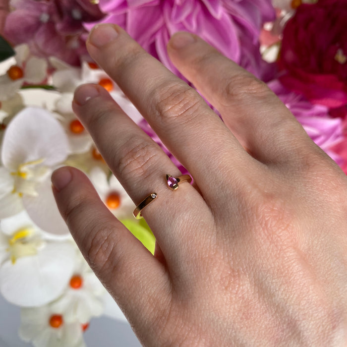Anello Collezione Hope in Oro Rosa 18kt con Zaffiro Rosa a Goccia e Diamante
