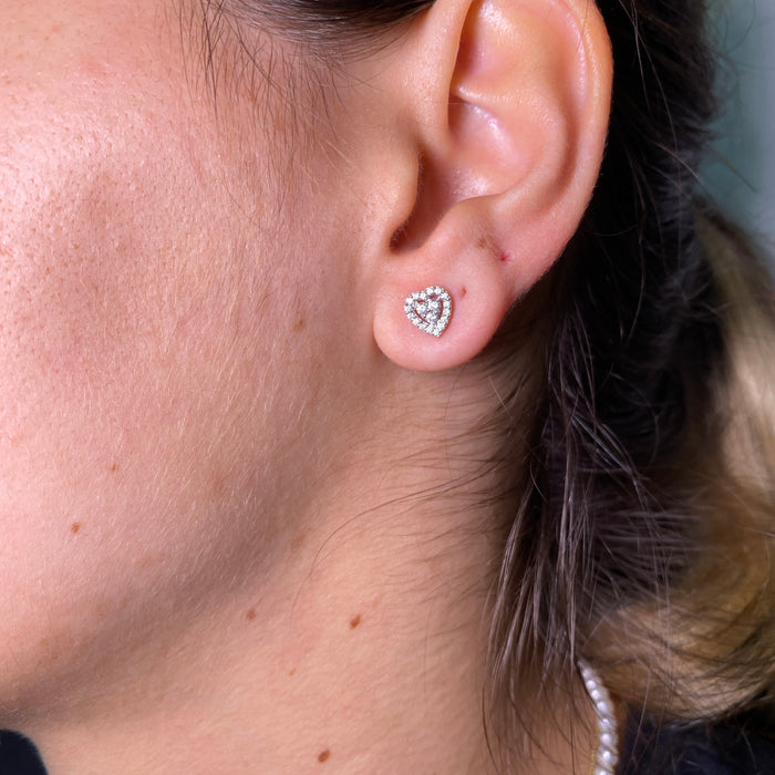 Orecchini a Lobo in Oro Bianco 18kt con Diamante Cuore
