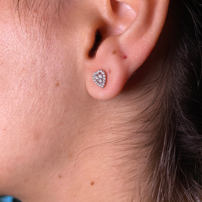 Orecchini a Lobo in Oro Bianco 18kt con Diamante Cuore