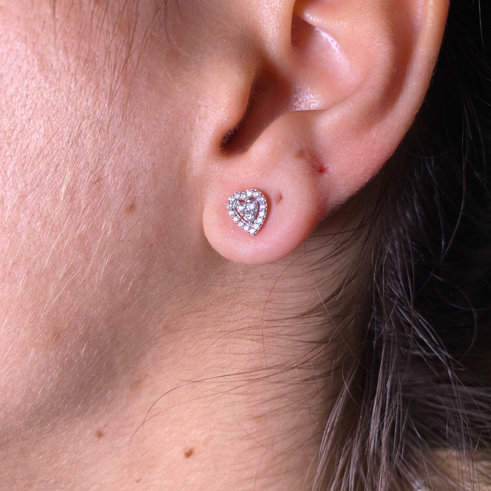 Orecchini a Lobo in Oro Bianco 18kt con Diamante Cuore
