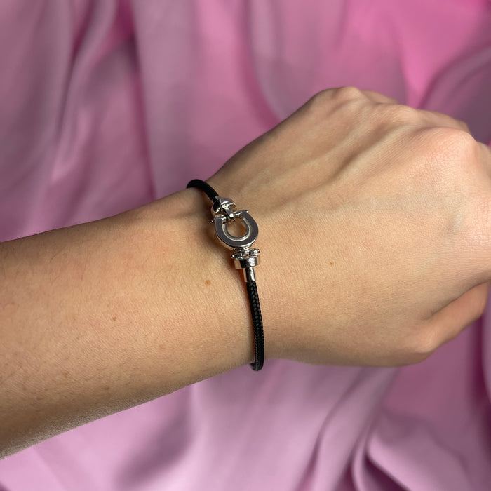Bracciale in Oro Bianco 18kt con Ferro di Cavallo e Cordoncino Nero