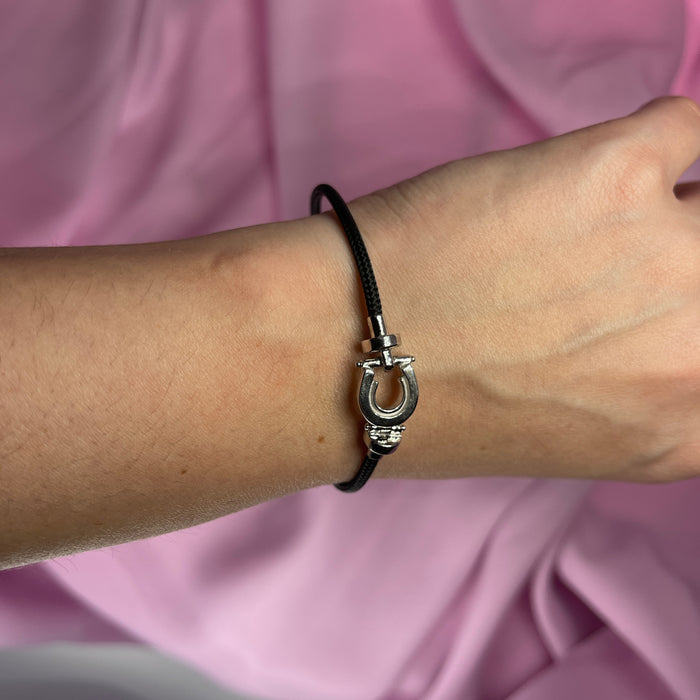 Bracciale in Oro Bianco 18kt con Ferro di Cavallo e Cordoncino Nero
