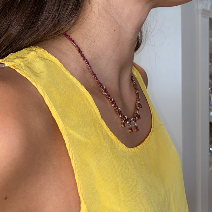 Collier in oro giallo con rubini naturali e diamanti