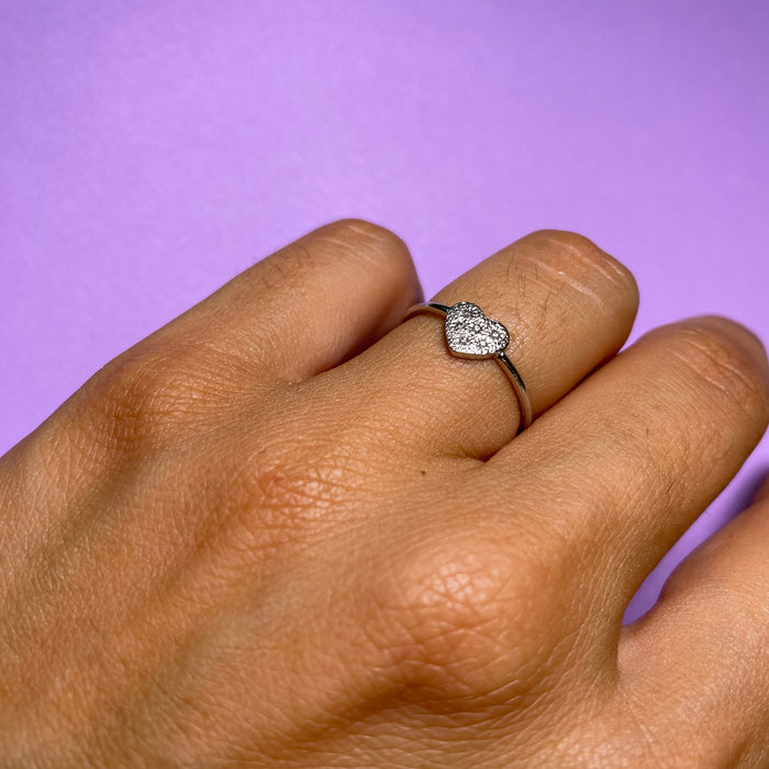 Anello in oro bianco con cuore e diamanti
