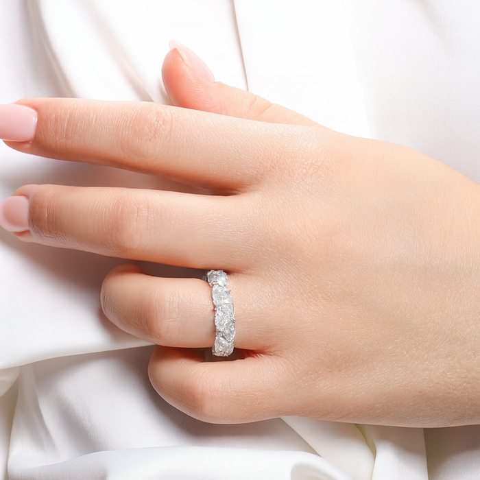 Anello Riviere elastico in oro bianco con diamanti navette
