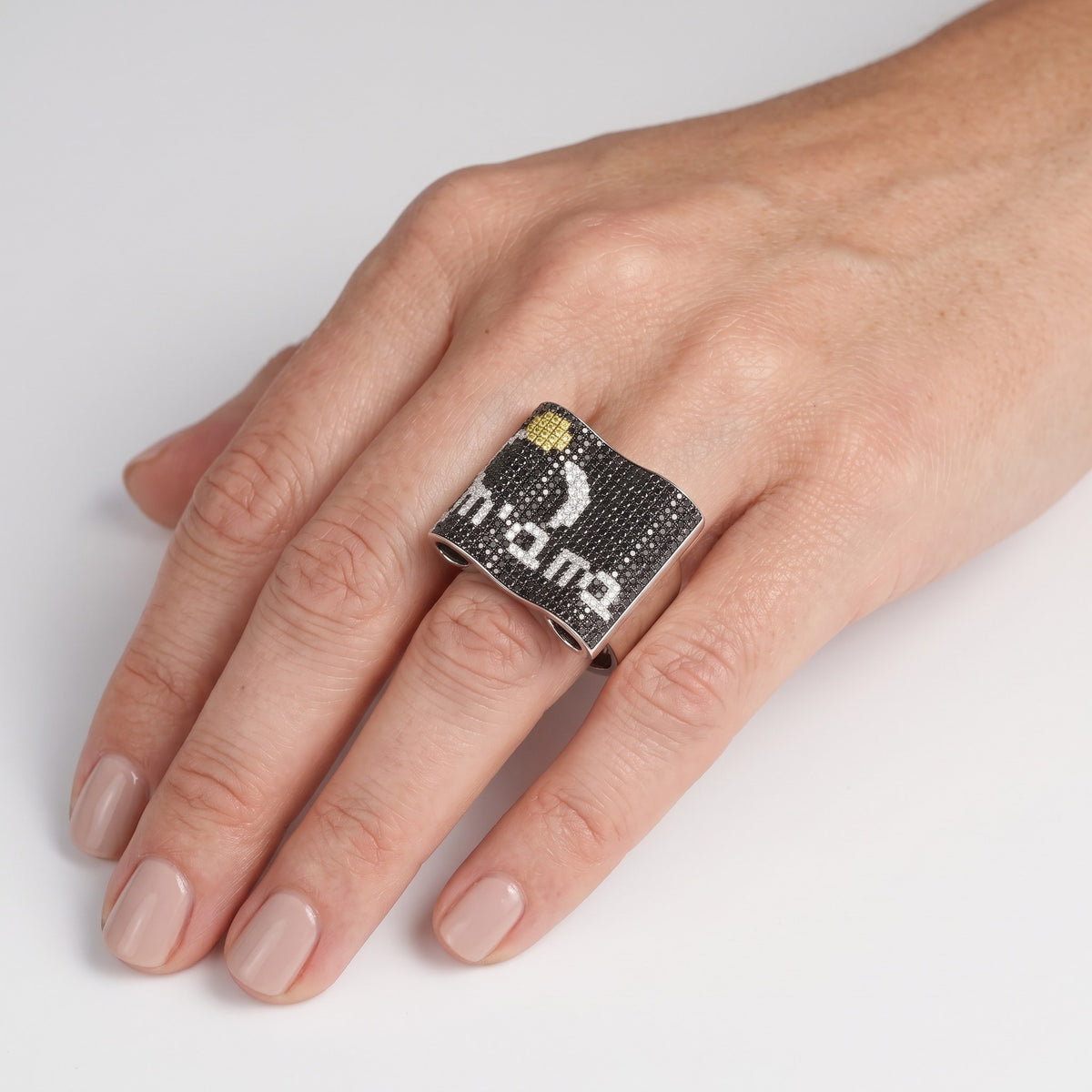 AI · Anello - Indossato da DONNA