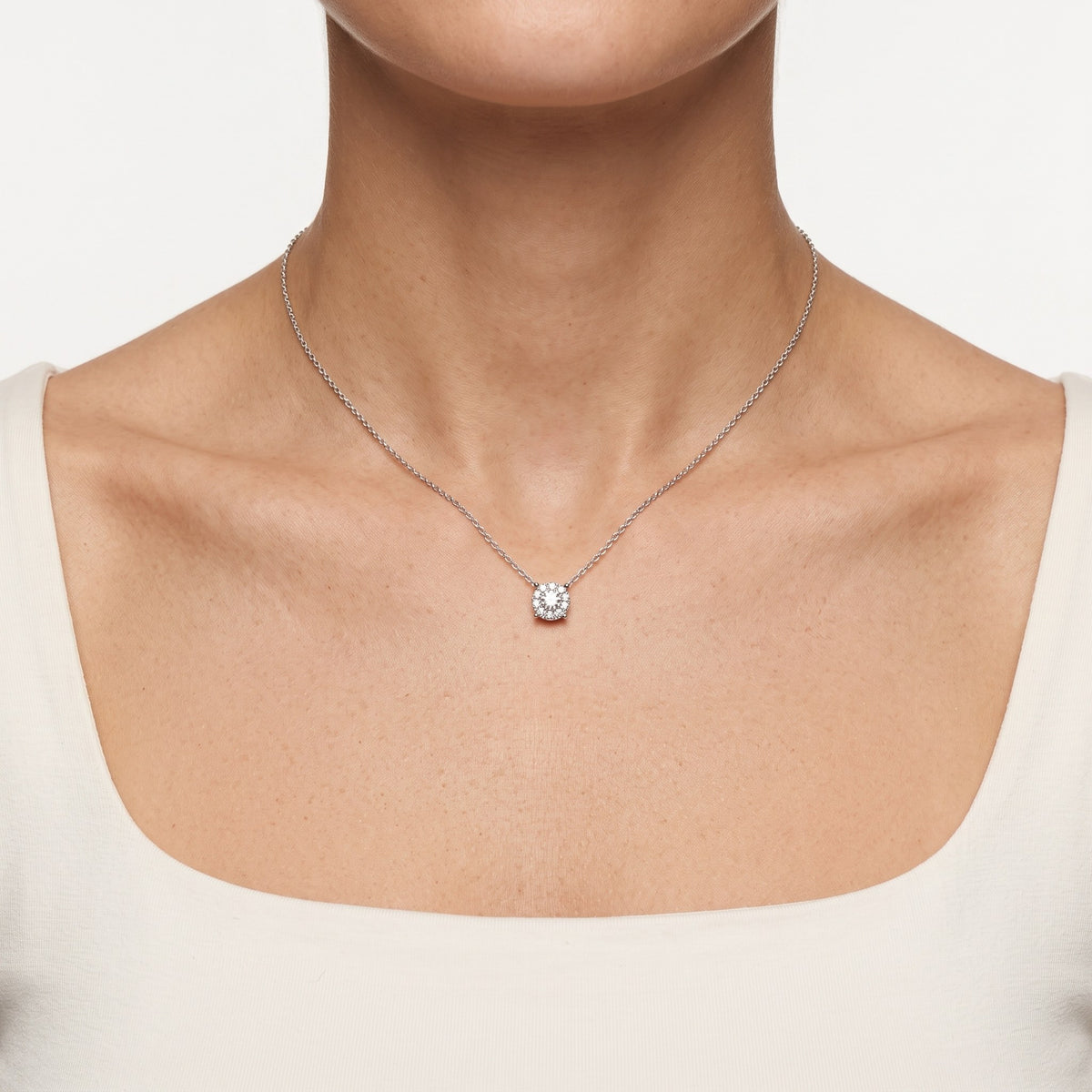 AI · Collana - Indossata da DONNA · micro