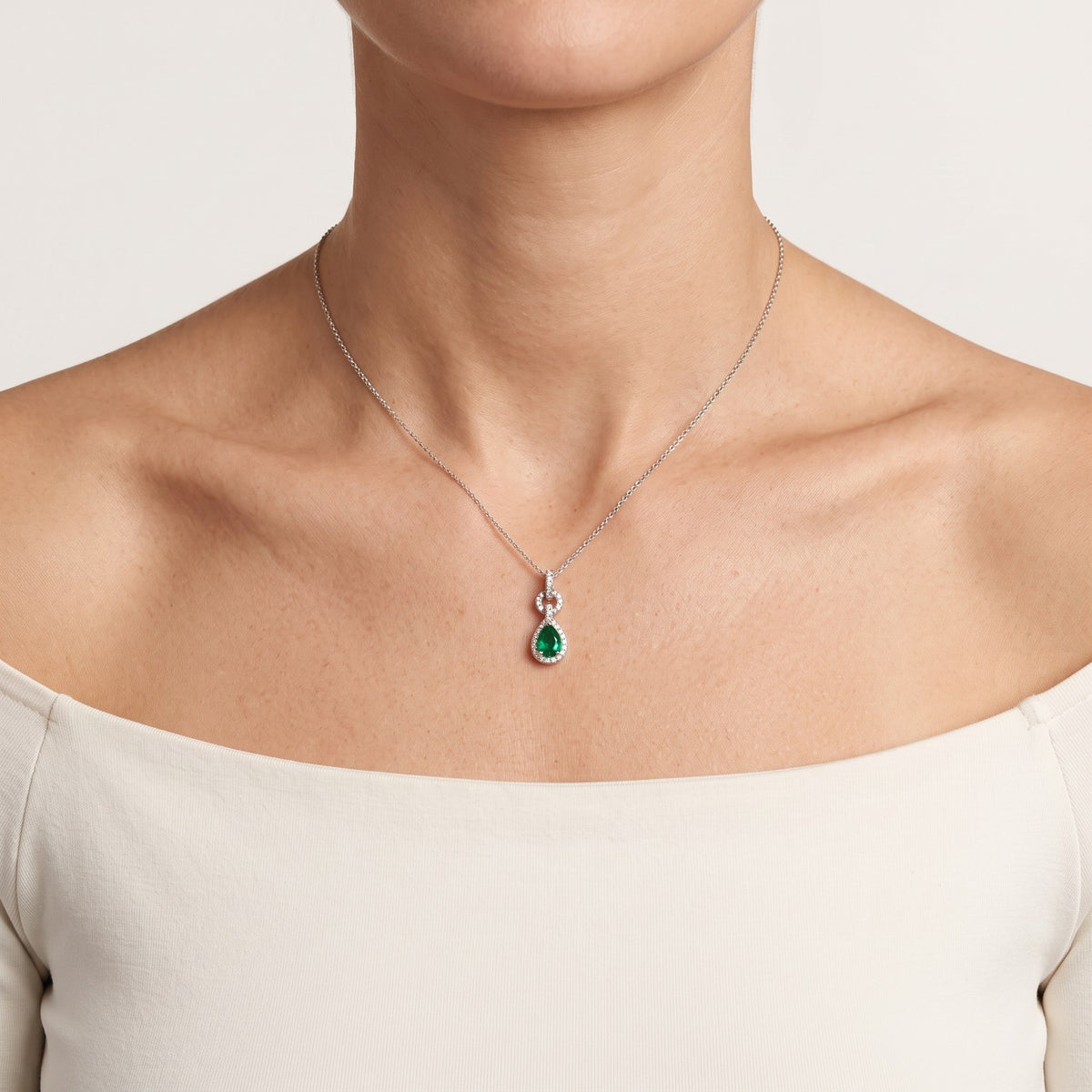 AI · Collana - Indossata da DONNA · micro