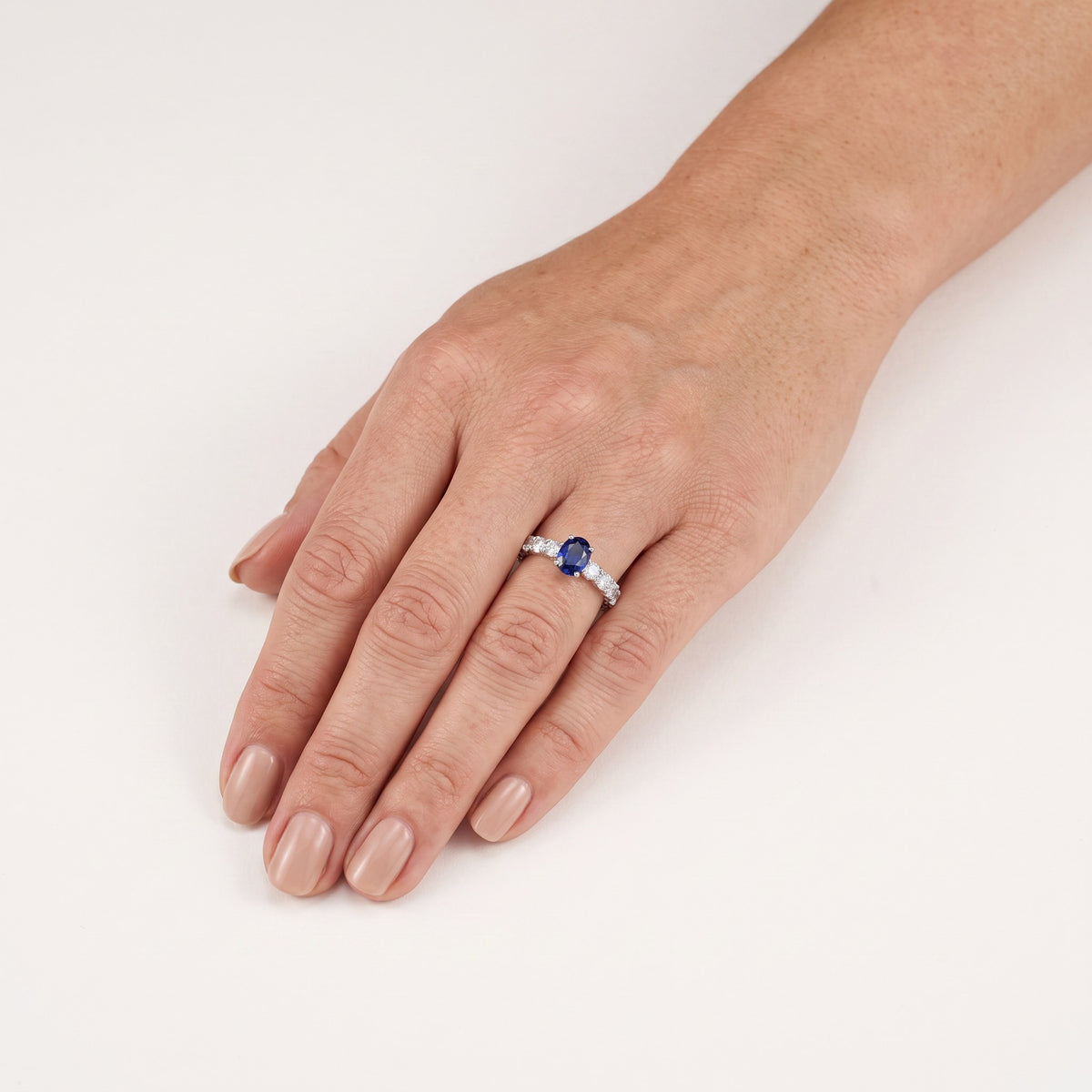 AI · Anello - Indossato da DONNA · 0,5 cm