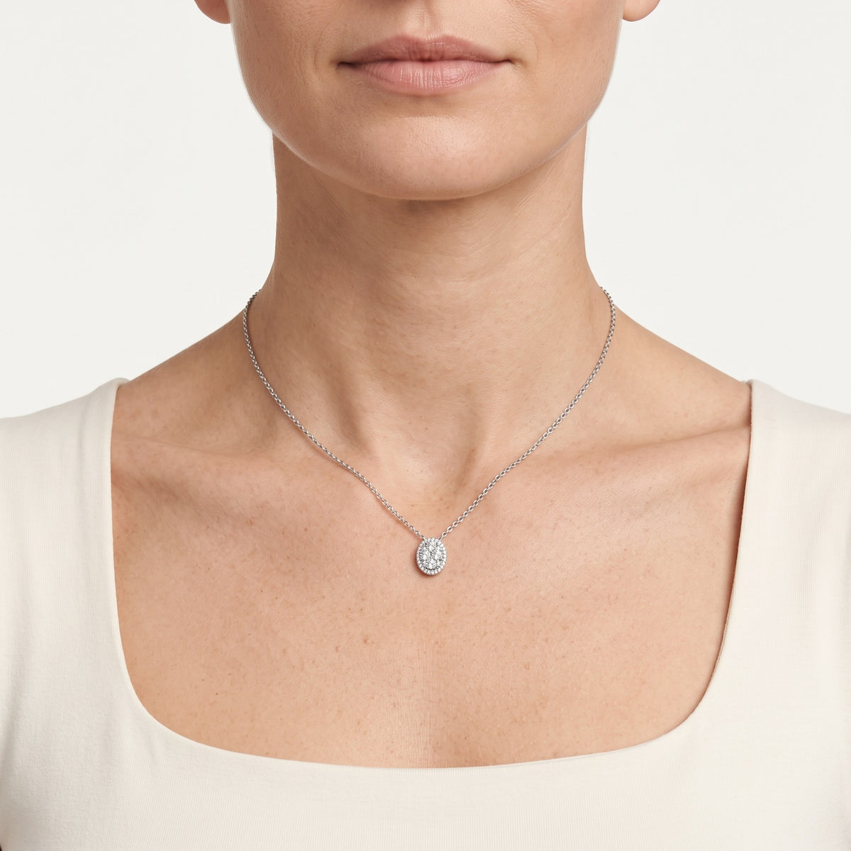 AI · Collana - Indossata da DONNA · 0,5 cm