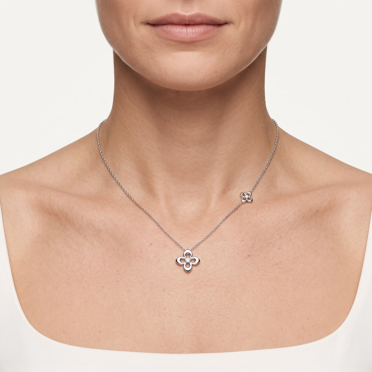 AI · Collana - Indossata da DONNA · 0,5 cm