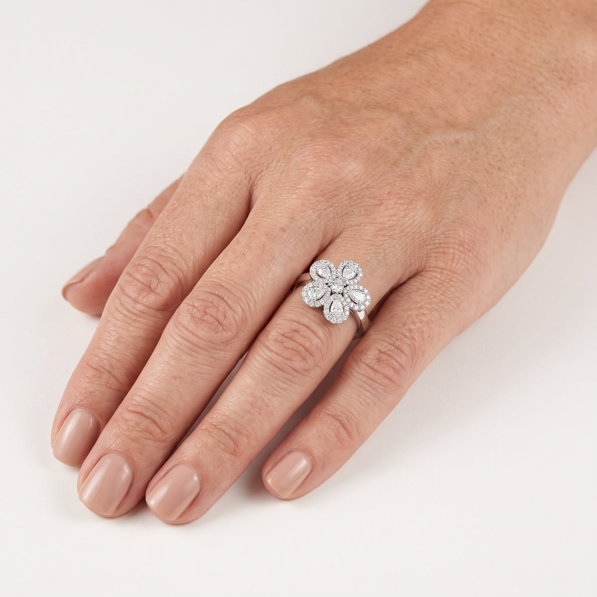 AI · Anello - Indossato da DONNA · 0,5 cm