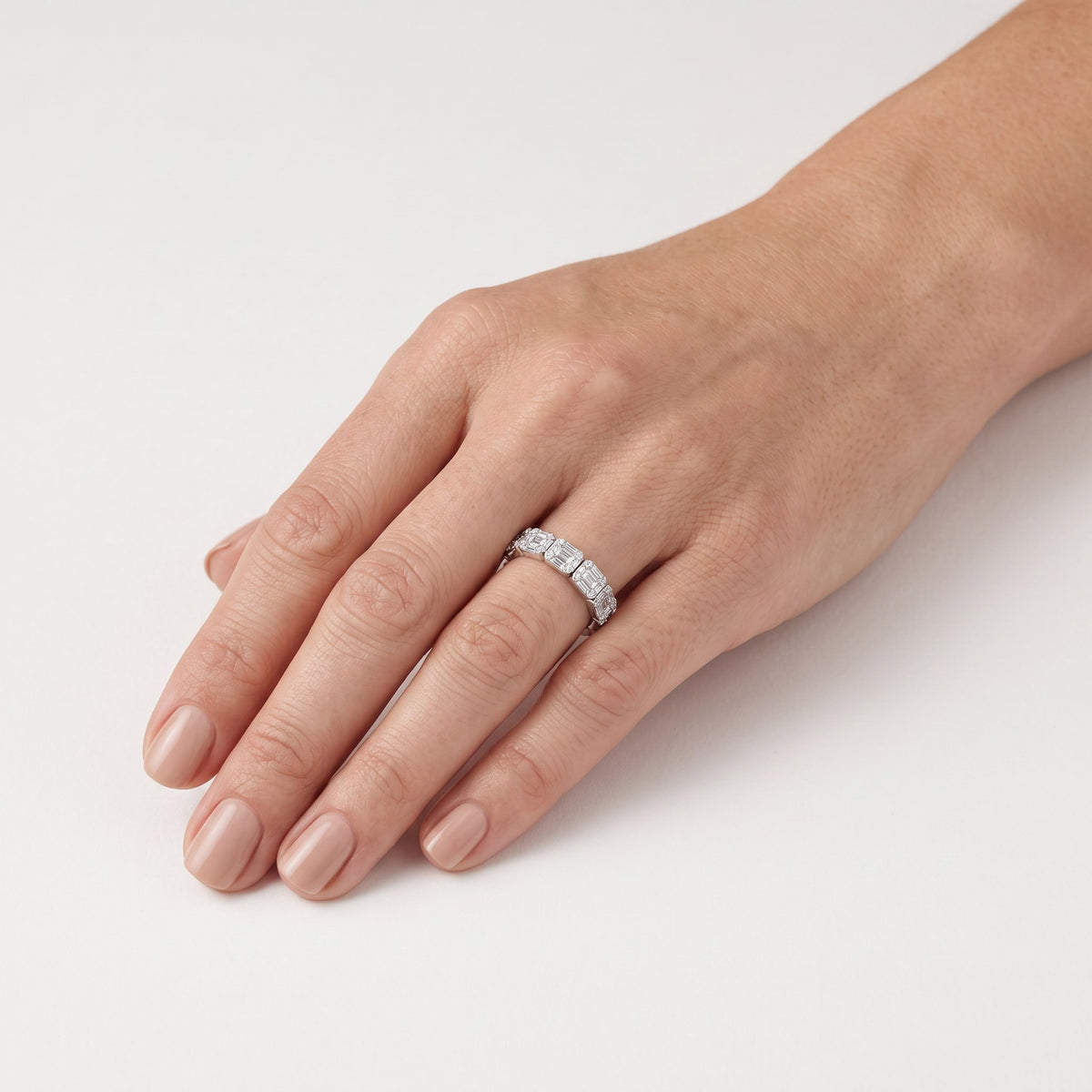 AI · Anello - Indossato da DONNA · 0,5 cm