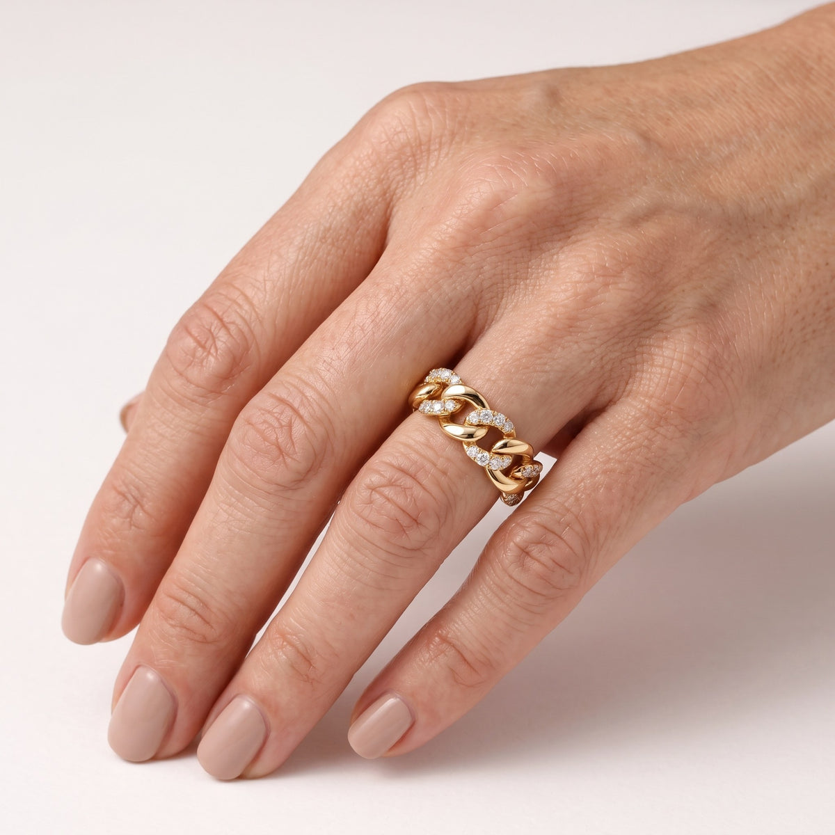 AI · Anello - Indossato da DONNA