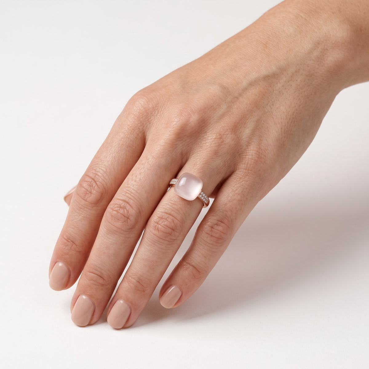 AI · Anello - Indossato da DONNA · 0,5 cm