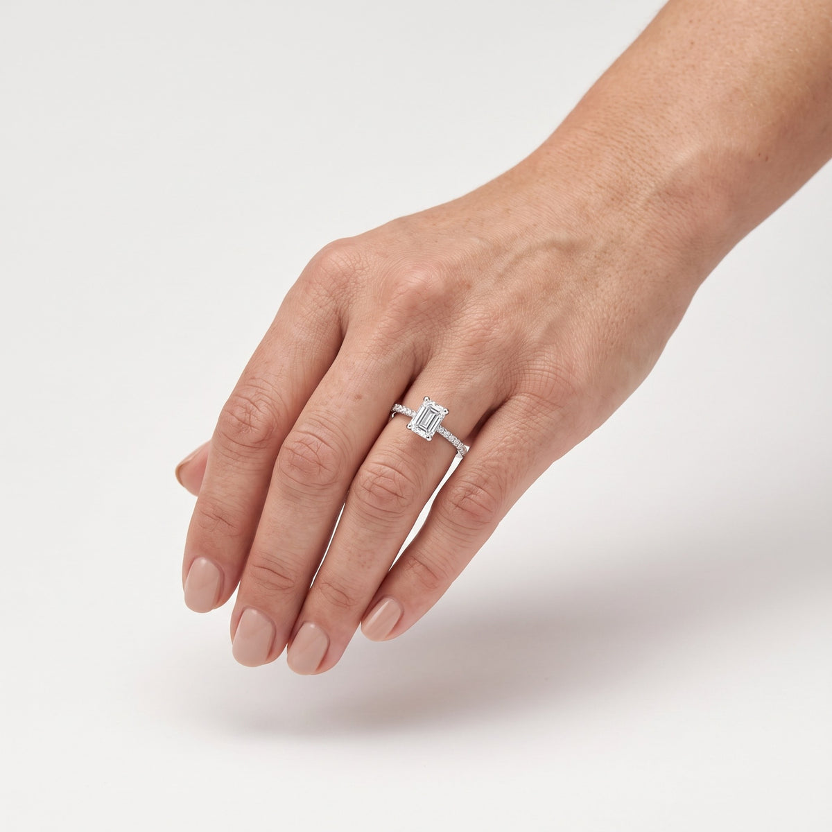 AI · Anello - Indossato da DONNA · 0,5 cm