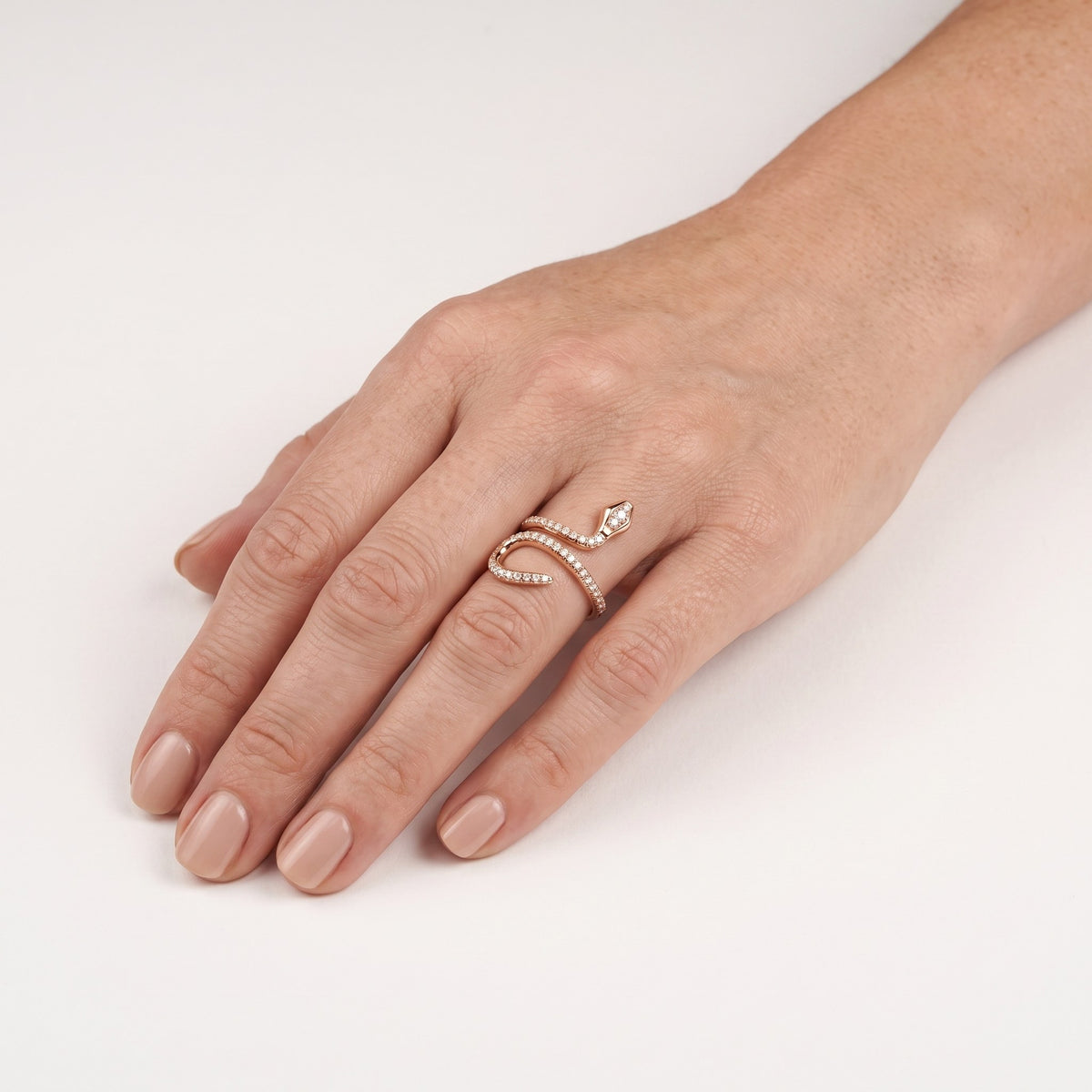 AI · Anello - Indossato da DONNA · piccolo