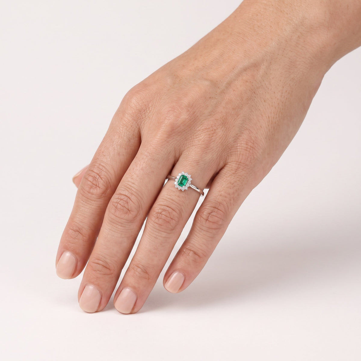 AI · Anello - Indossato da DONNA · 0,5 cm