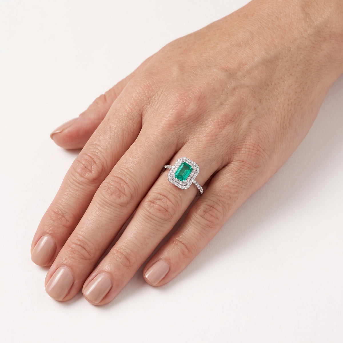 AI · Anello - Indossato da DONNA · piccolo