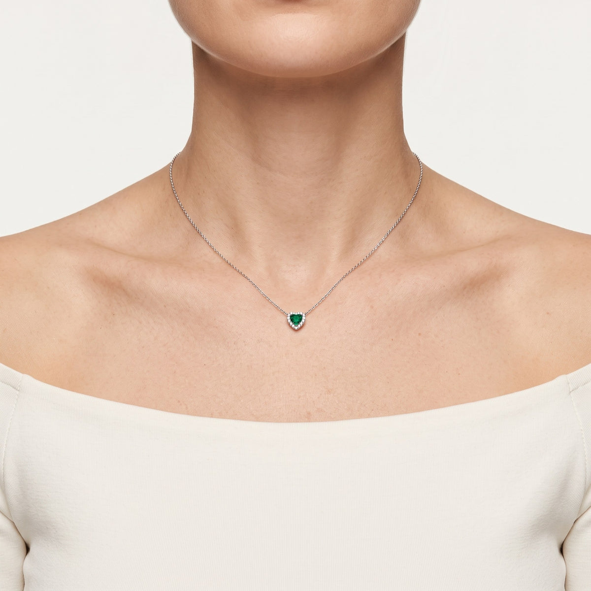 AI · Collana - Indossata da DONNA · micro