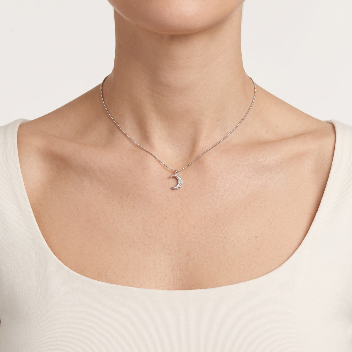 AI · Collana - Indossata da DONNA · micro