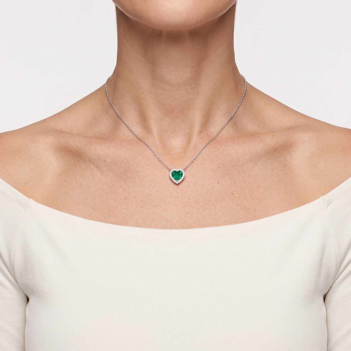 AI · Collana - Indossata da DONNA · micro