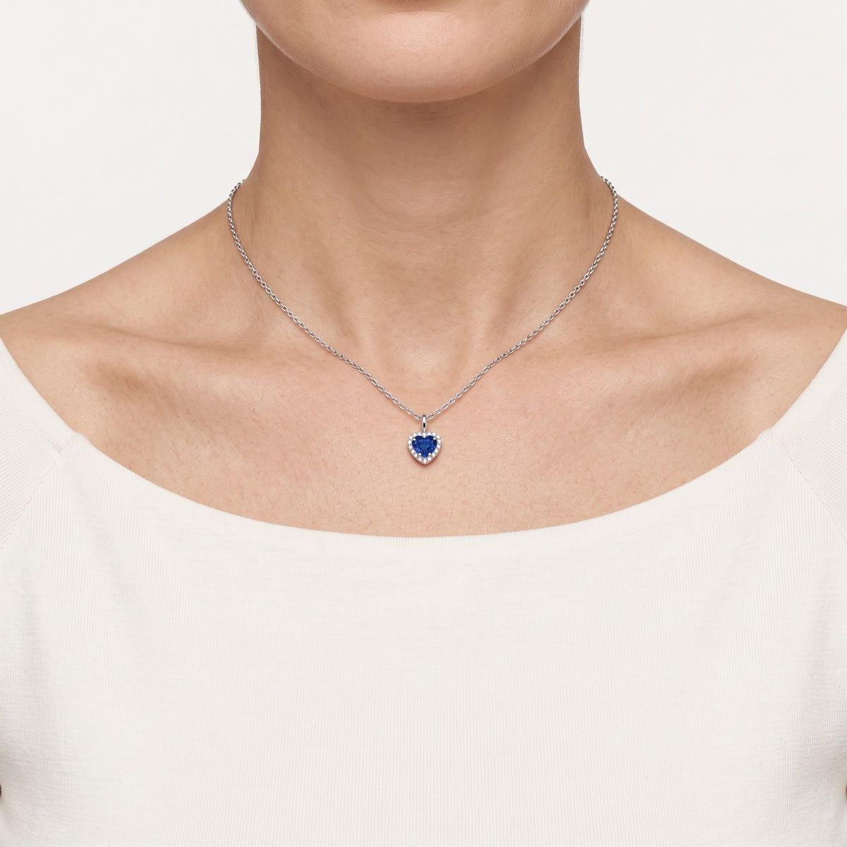 AI · Collana - Indossata da DONNA · micro